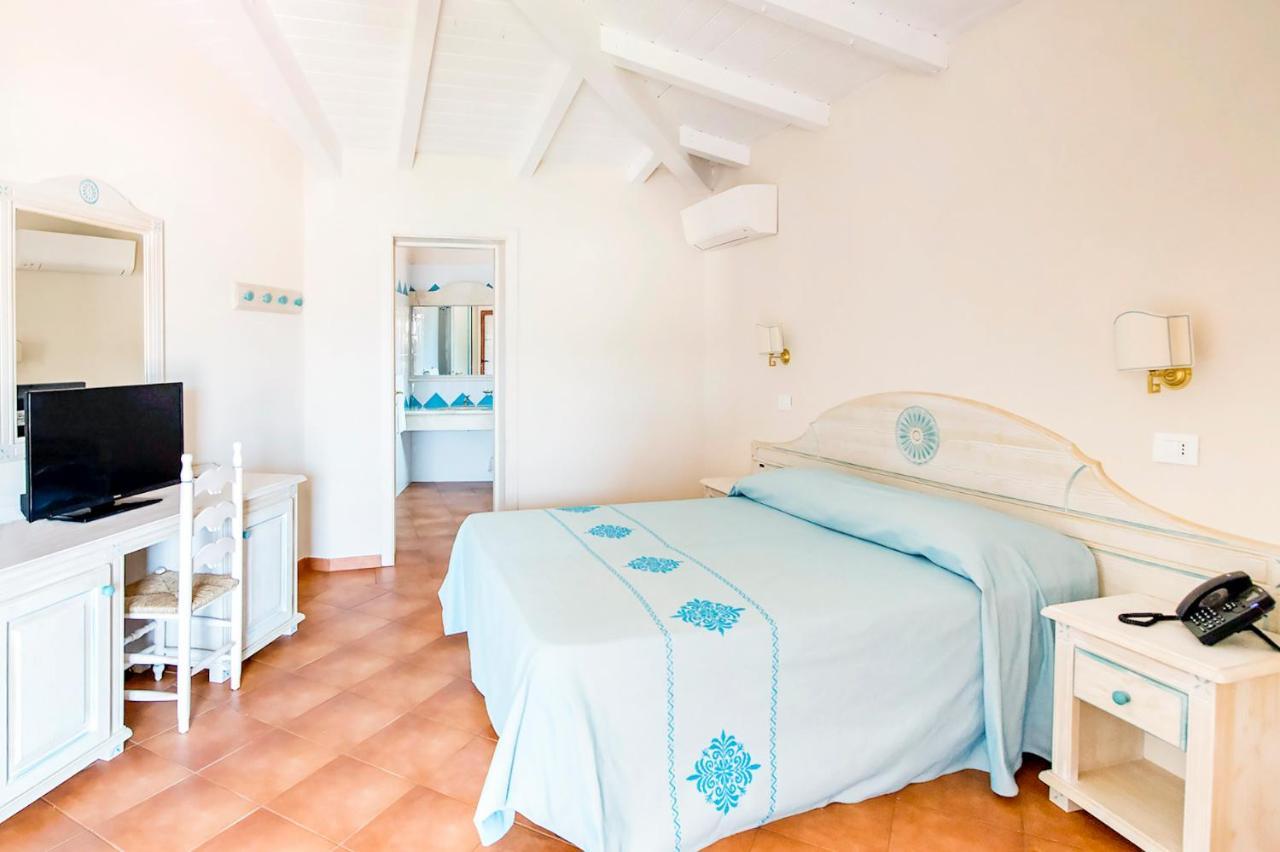 Marina Torre Navarrese Resort Санта-Мария-Наварезе Экстерьер фото