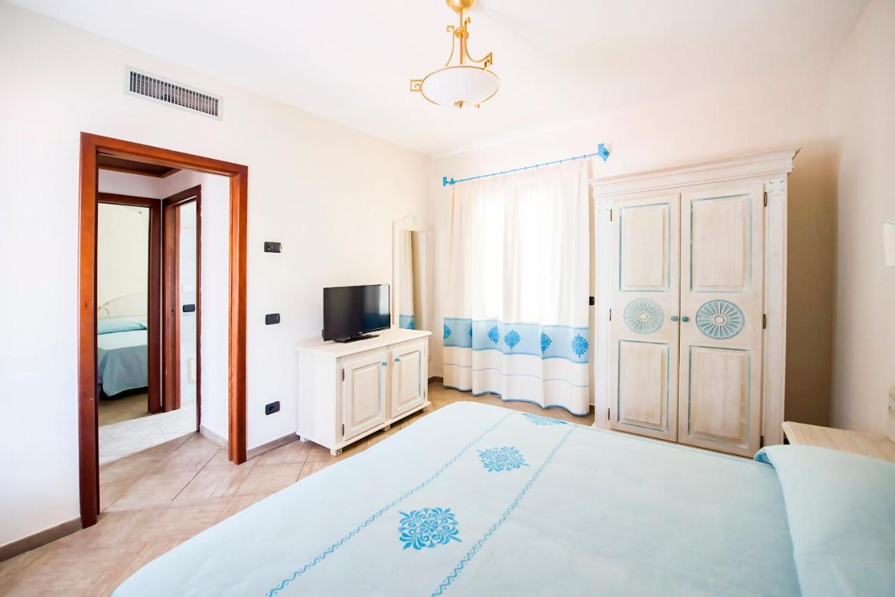 Marina Torre Navarrese Resort Санта-Мария-Наварезе Экстерьер фото