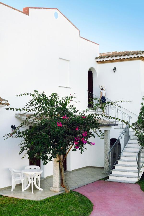 Marina Torre Navarrese Resort Санта-Мария-Наварезе Экстерьер фото